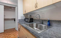 Apartment Theatre District - Kitchen