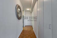 Apartment Theatre District - Living room