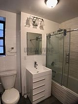 Apartment East Harlem - Bathroom