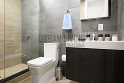 Apartment Yorkville - Bathroom