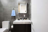 Apartment Yorkville - Bathroom