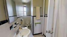 Modern residence Forest Hill - Bathroom