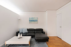 Apartment Theatre District - Living room