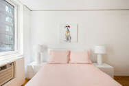 Apartment Theatre District - Bedroom 
