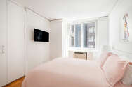 Apartment Theatre District - Bedroom 