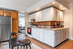 Apartment Hell's Kitchen - Kitchen