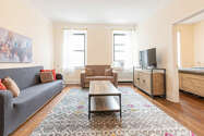 Apartment Hell's Kitchen - Living room