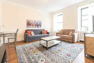 Apartment Hell's Kitchen - Living room