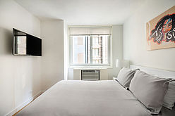 Apartment Theatre District - Bedroom 