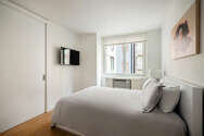 Apartment Theatre District - Bedroom 