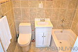 House Clinton Hill - Bathroom