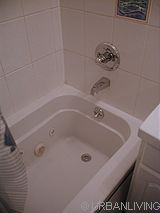 House Clinton Hill - Bathroom
