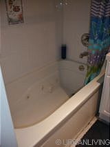 House Clinton Hill - Bathroom
