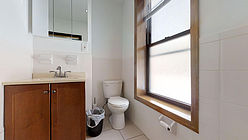 Apartment Fashion District - Bathroom