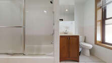 Apartment Fashion District - Bathroom