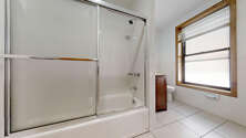 Apartment Fashion District - Bathroom