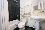House Sutton - Bathroom