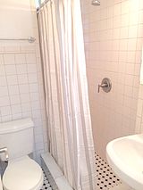 Apartment Yorkville - Bathroom