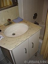 Apartment Yorkville - Bathroom