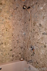 Apartment Midtown East - Bathroom