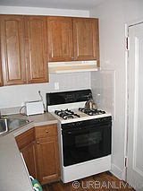 House Clinton Hill - Kitchen