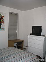 Apartment Theatre District - Bedroom 
