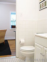 House Hamilton Heights - Bathroom