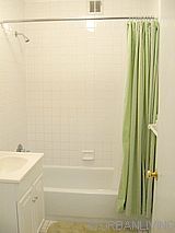 House Hamilton Heights - Bathroom