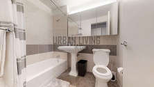 Modern residence Yorkville - Bathroom