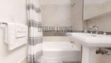 Modern residence Yorkville - Bathroom