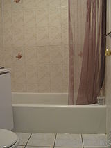 House Crown Heights - Bathroom
