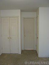 House Crown Heights - Bedroom 2