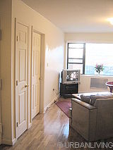 House Crown Heights - Living room