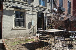 House Harlem - Yard