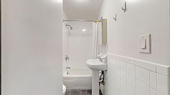 Apartment Fashion District - Bathroom