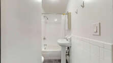 Apartment Fashion District - Bathroom