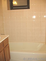 Apartment Fashion District - Bathroom