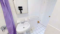 Apartment Fashion District - Bathroom