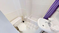 Apartment Fashion District - Bathroom