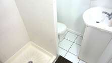 Apartment Fashion District - Bathroom