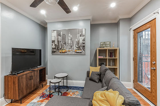 Brooklyn 1 bedroom Townhouse