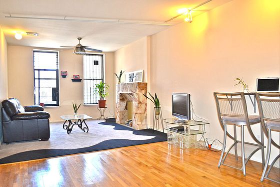 Apartment Harlem - Living room