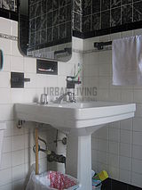Apartment Rockaway Park - Bathroom