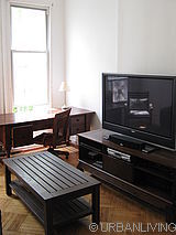 House Bedford Stuyvesant - Living room  2