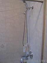 House Flatbush - Bathroom