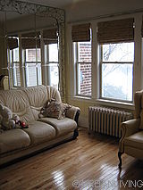 House Flatbush - Living room