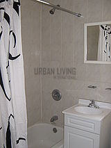 Apartment East Harlem - Bathroom