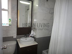 Apartment East Harlem - Bathroom