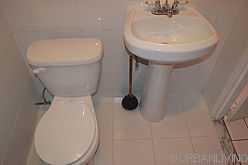 Apartment East Harlem - Bathroom