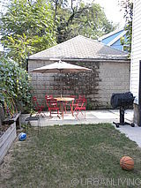 House Ditmas Park - Yard